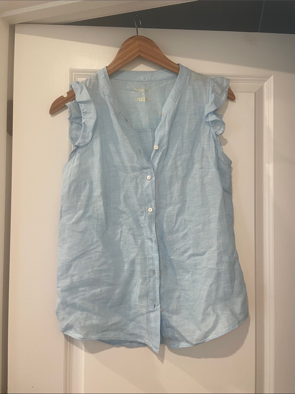 Lilly Pulitzer linen Light Blue Sleeveless Button Front Top small
